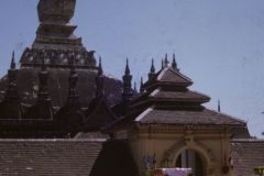 Il That Luang: monumento funebre ai re del Laos. Qui si conserverebbe un capello di Budda